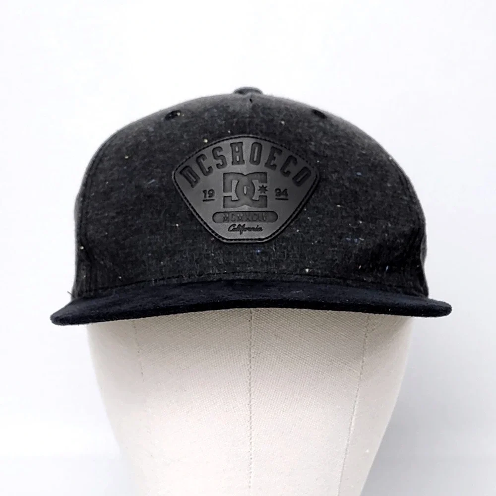 DC Shoes Co Snapback Hat Baseball Cap Gray Black Patch OSFM The Classics Yupoong